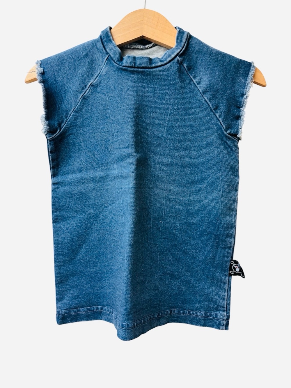 nununu Sleeveless Denim-Look Top in Blue